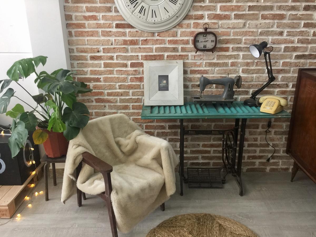 Condodo Homestay Ben Van Don ホーチミン市 エクステリア 写真